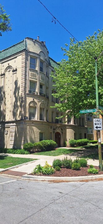 3308 W Hollywood Ave in Chicago, IL - Building Photo
