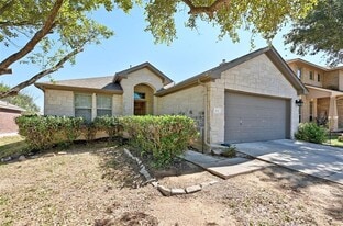 166 Pecanwood N in Kyle, TX - Building Photo