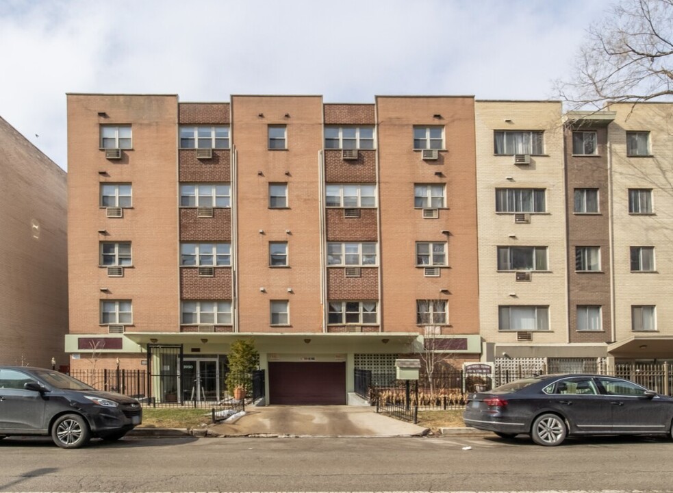 5950 N Kenmore Ave in Chicago, IL - Building Photo