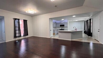 1521 Brookleaf Dr in Arlington, TX - Building Photo - Building Photo