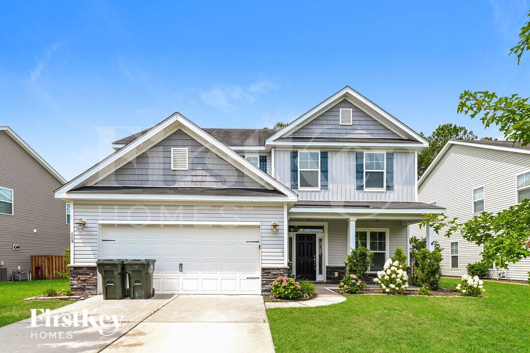 409 Flat Rock Ln in Summerville, SC - Foto de edificio