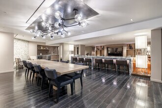 The Barton at Woodley in Washington, DC - Foto de edificio - Interior Photo