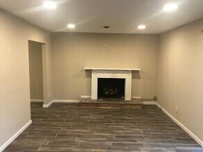 1011 Pine Rd in Charleston, WV - Building Photo - Building Photo