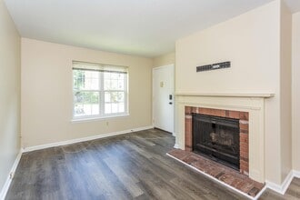 2105 Montreat Pkwy in Vestavia Hills, AL - Building Photo - Building Photo