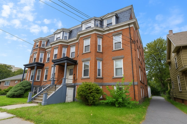 1105 E Genesee St in Syracuse, NY - Building Photo - Building Photo