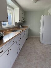 2000 Lampman Rd in Gold Hill, OR - Building Photo - Building Photo