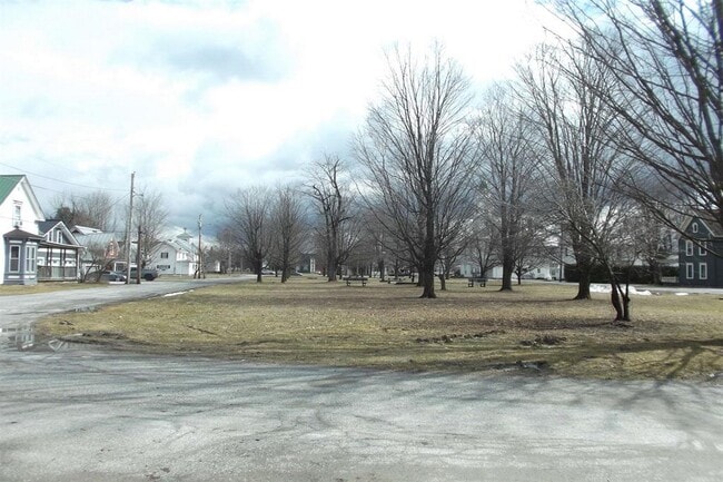 104 Maple Park in Enosburg Falls, VT - Building Photo - Building Photo