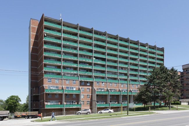 Islington St.Andrews in Toronto, ON - Building Photo - Building Photo