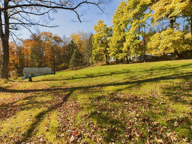 12 Old Turnpike Rd in Bloomingburg, NY - Foto de edificio - Building Photo