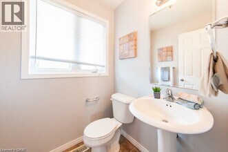 680 Winterberry Ave in Waterloo, ON - Building Photo - Building Photo