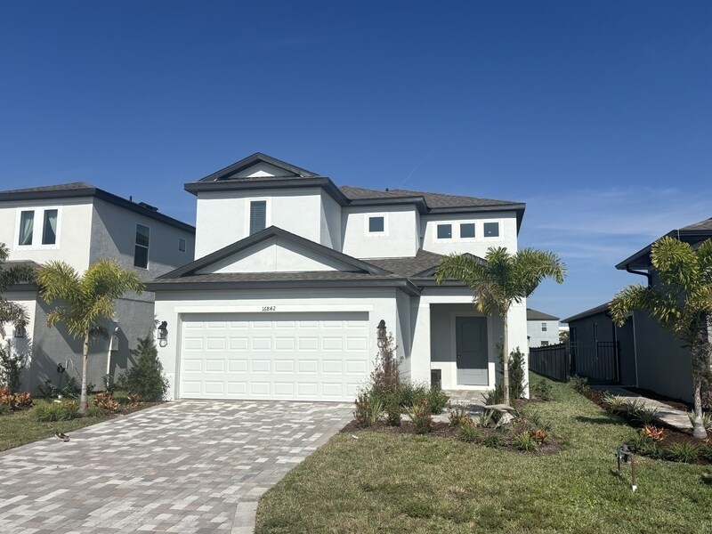16842 Fiesta Dr in Port Charlotte, FL - Building Photo