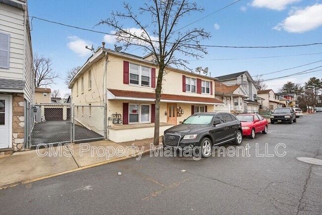 1290 Baker St in Hillside, NJ - Building Photo - Building Photo