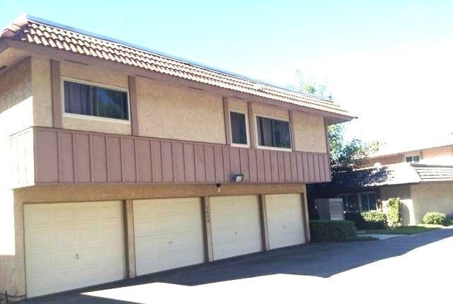 property at 1008 Las Lomas Dr