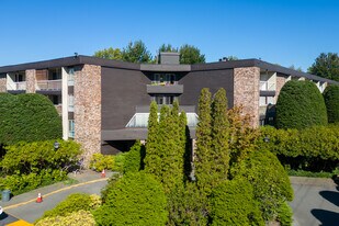 Kingswood Terrance in Richmond, BC - Building Photo