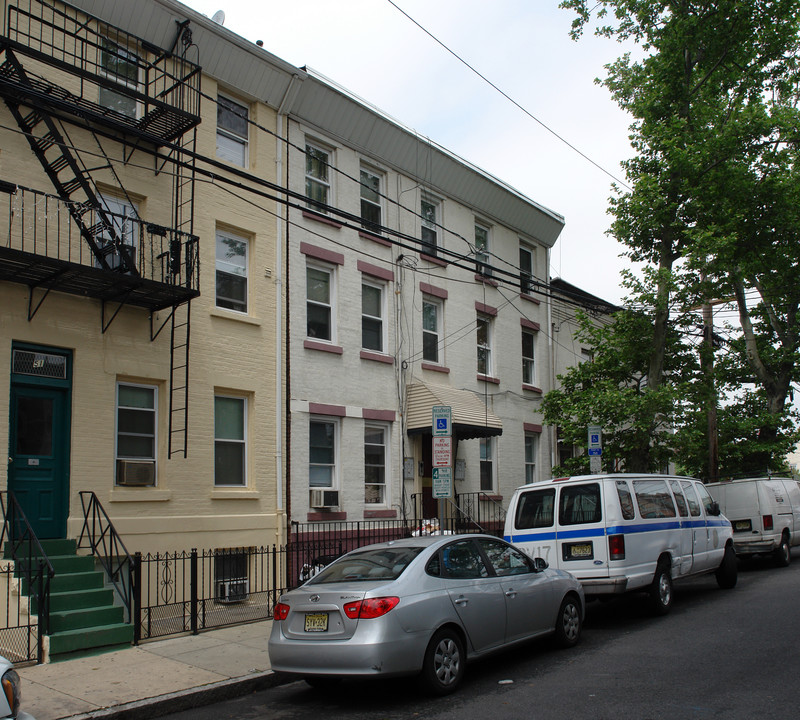 49 Madison St in Newark, NJ - Foto de edificio