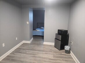 313 Old Reading Pike in Stowe, PA - Foto de edificio - Building Photo