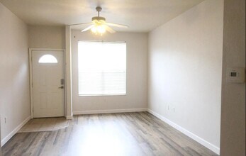 3870 SW 20th Ave, Unit Cierra Clark in Gainesville, FL - Building Photo - Building Photo