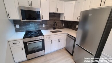 9 Noyes Plz, Unit 3 in Boston, MA - Foto de edificio - Building Photo