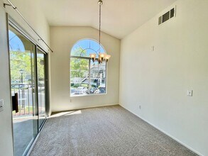 10 Chaumont Cir in Lake Forest, CA - Building Photo - Building Photo