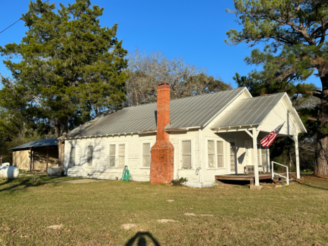 1660 FM 1696 in Huntsville, TX - Foto de edificio - Building Photo