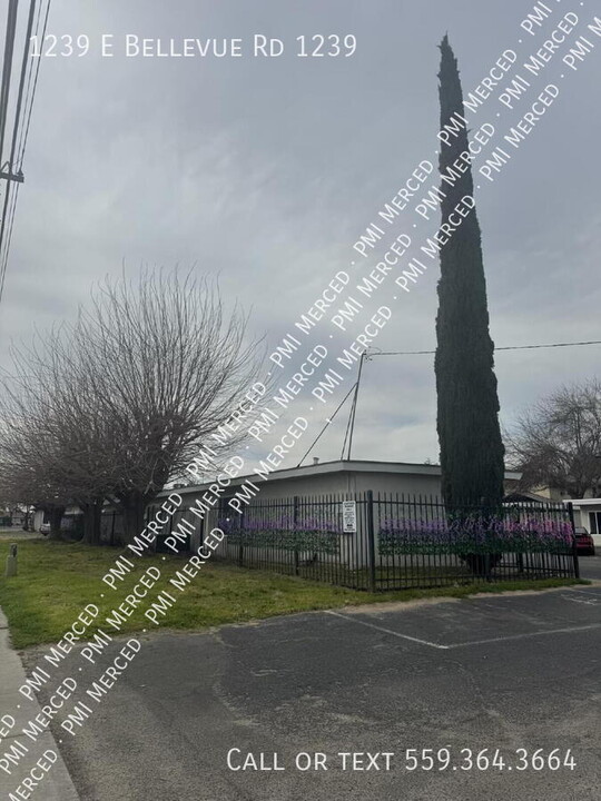 1239 E Bellevue Rd in Atwater, CA - Building Photo