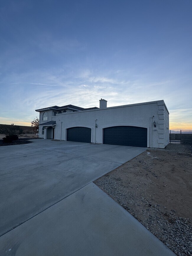 17093 Hacienda Blvd in California City, CA - Building Photo - Building Photo