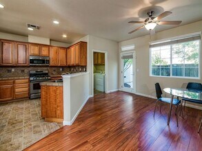 726 Ward Way in Folsom, CA - Building Photo - Building Photo