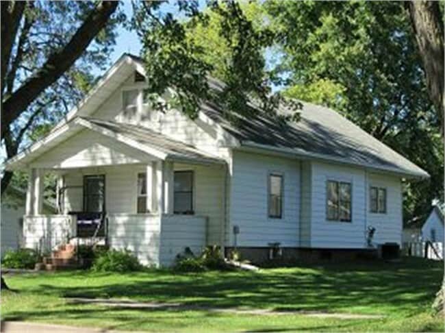property at 1011 Pleasant St
