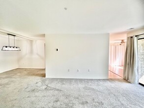 405 Christopher Ave in Gaithersburg, MD - Building Photo - Building Photo