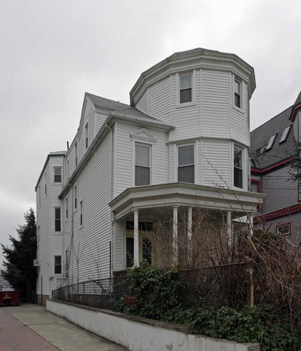 6 Louisa Pl in Weehawken, NJ - Building Photo