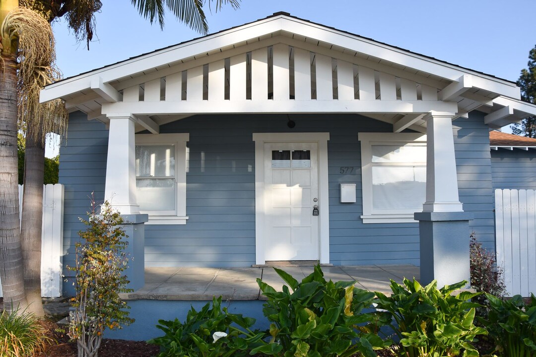 577 N Handy St in Orange, CA - Building Photo