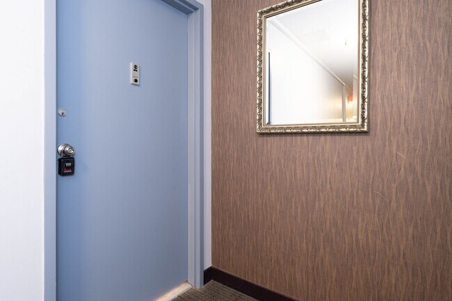 3245 Rio Dr in Falls Church, VA - Building Photo - Building Photo