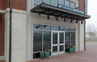 Century Cedar Hill in Cedar Hill, TX - Building Photo - Building Photo