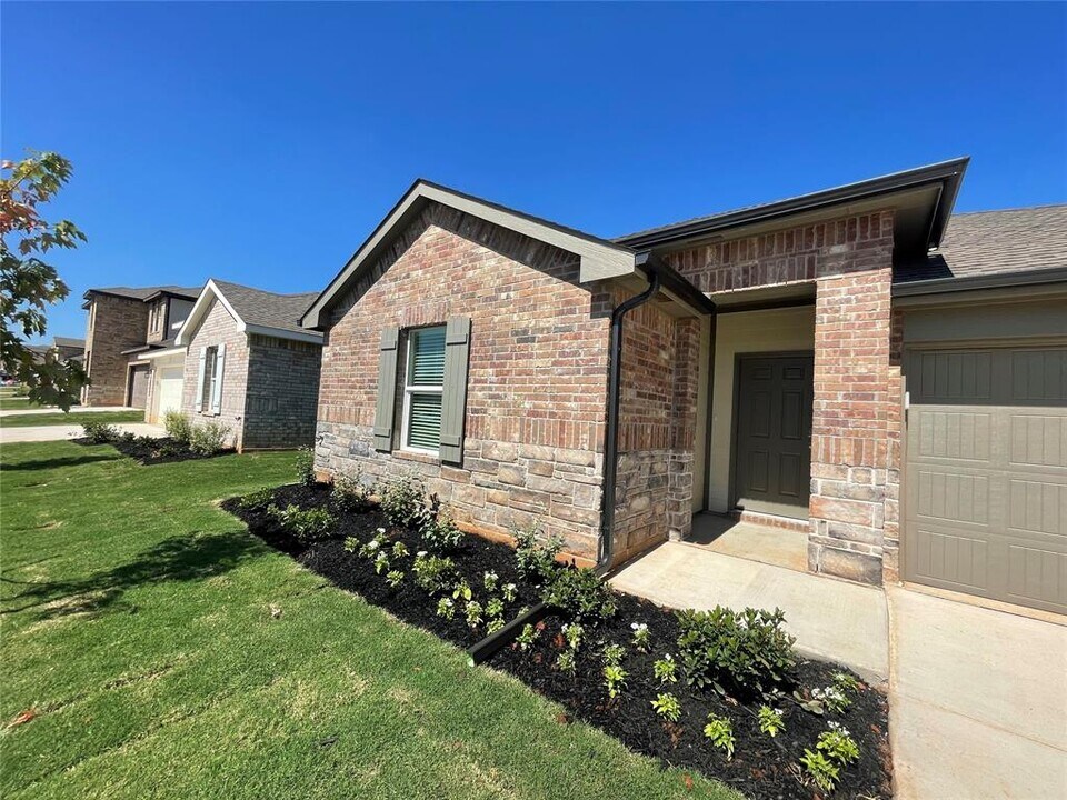 2769 Alice Wy in Yukon, OK - Building Photo