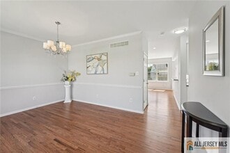 25 Keswick Rd in East Windsor, NJ - Building Photo - Building Photo