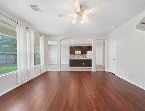 158 W Burberry Cir in Conroe, TX - Building Photo - Building Photo