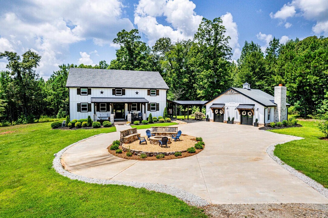5880 Madison Hwy in Greensboro, GA - Building Photo