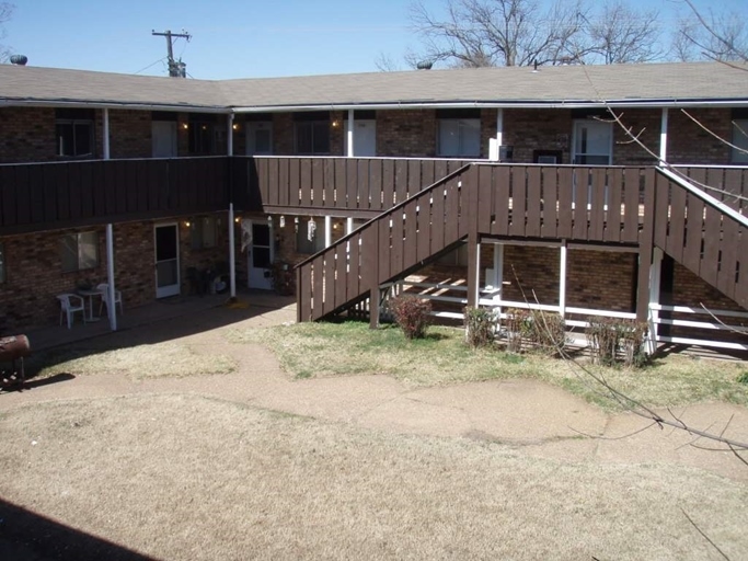 St. James Place in Denison, TX - Foto de edificio