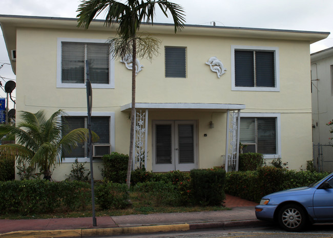 7304 Carlyle Ave in Miami Beach, FL - Building Photo - Building Photo