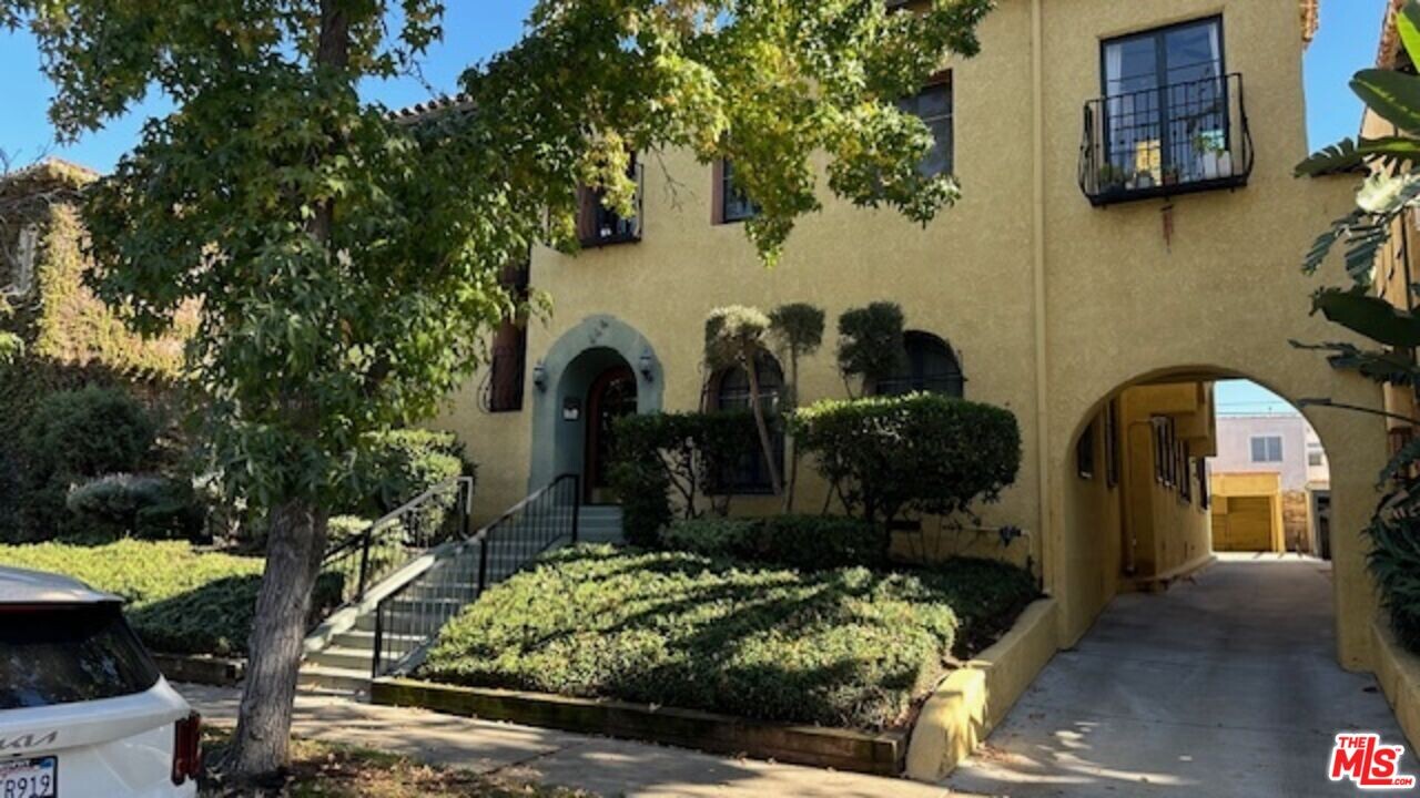 444 N Sycamore Ave in Los Angeles, CA - Building Photo