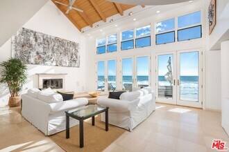 24456 Malibu Rd in Malibu, CA - Building Photo - Building Photo