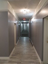 Whitney Manor Apartments in Hartford, CT - Building Photo - Building Photo