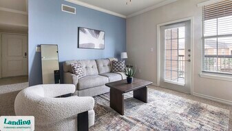 8989 West Rd in Houston, TX - Building Photo