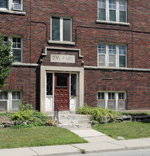 Oak Park Apartments in Hamilton, ON - Building Photo - Building Photo