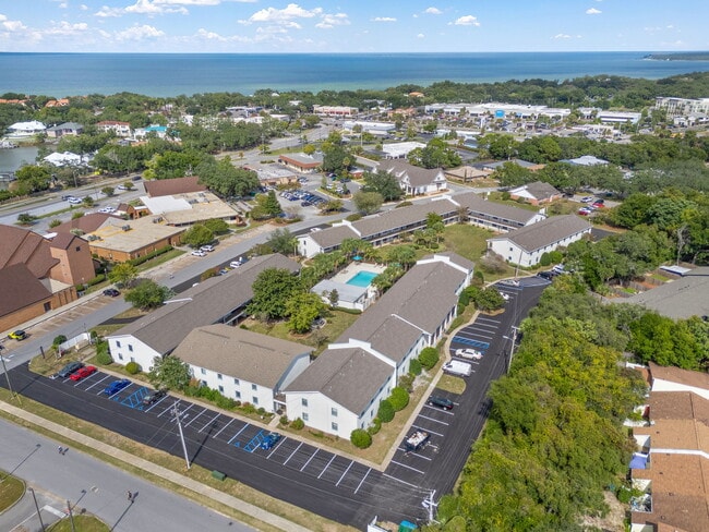 Breeze Apartments