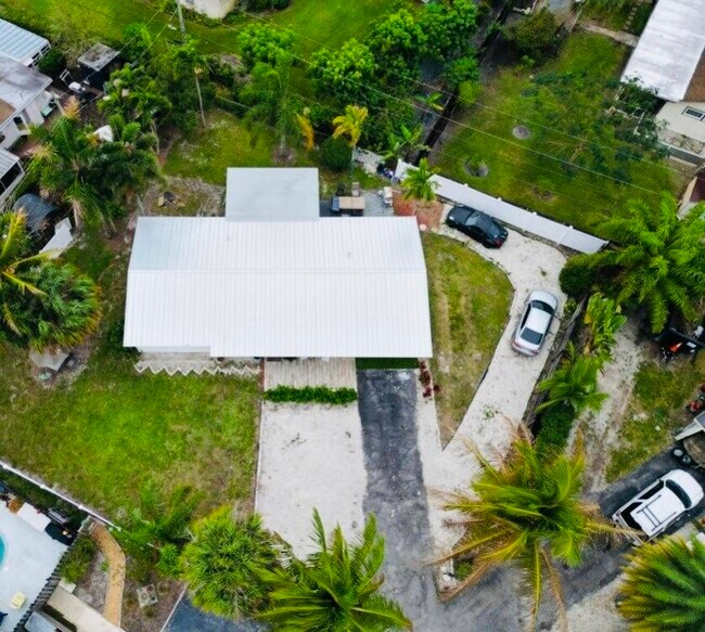 5678 Silvian Rd in West Palm Beach, FL - Building Photo - Building Photo