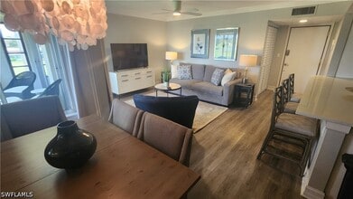 3645 Boca Ciega Dr in Naples, FL - Foto de edificio - Building Photo