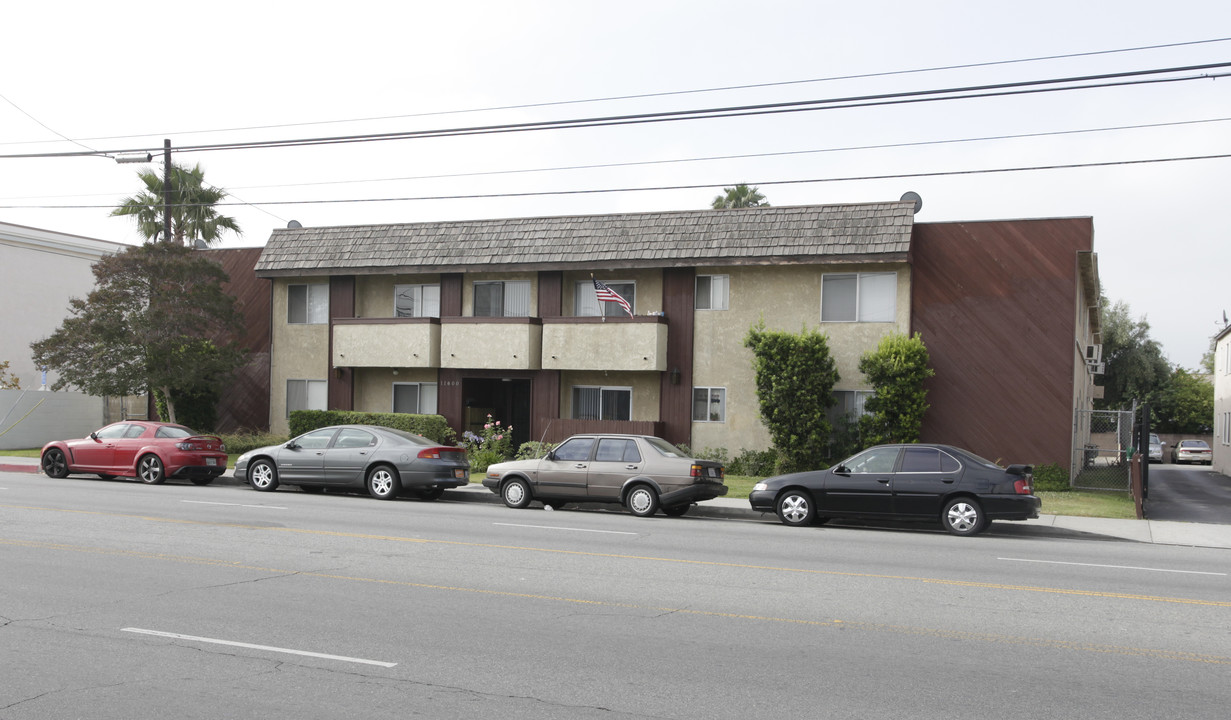 11600-11608 Oxnard St in North Hollywood, CA - Building Photo