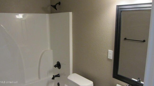17281 Avondale Cir in Biloxi, MS - Building Photo - Building Photo