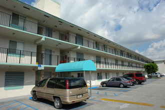 Meco Apartments in Miami, FL - Building Photo - Building Photo